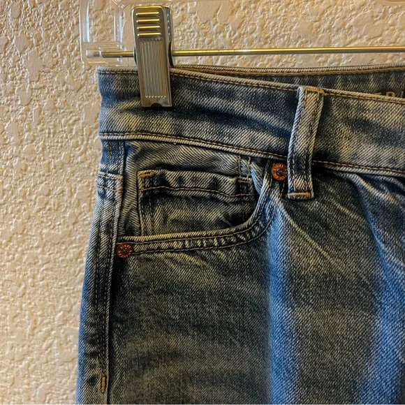 NWT Women’s American Eagle Outfitters Blue Ripped Mom Strigid  Jeans Size 0 - Picture 6 of 9